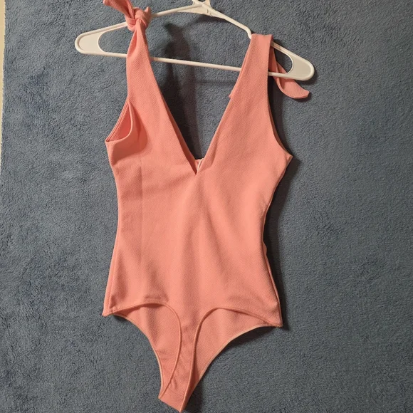 New- Show Me Your Mumu Kylo Bodysuit Women's XS Pink Tie Strap V Neck Swimsuit - Picture 10 of 11